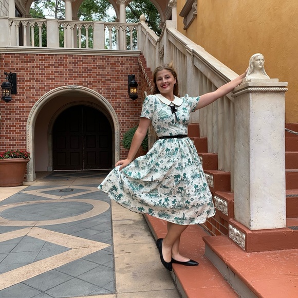 Meet your Posher, Taylor - Picture 3 of 3